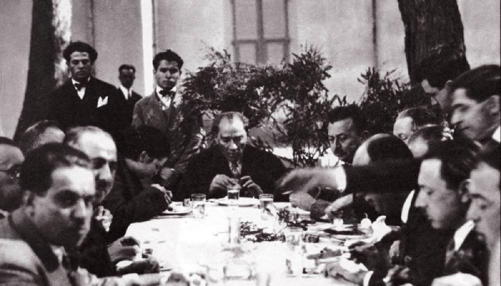 Mustafa Kemal Atatürk, İngilize ateşeye