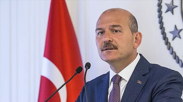 Görelim süslü sülümanın vatanseverliğini