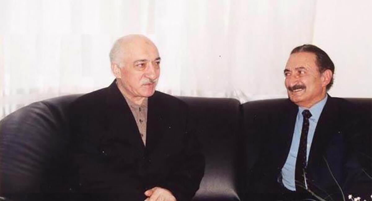 Cemaati devlete ilk yerleştiren Tayyip Erdoğan değil, Bülent Ecevit’tir.