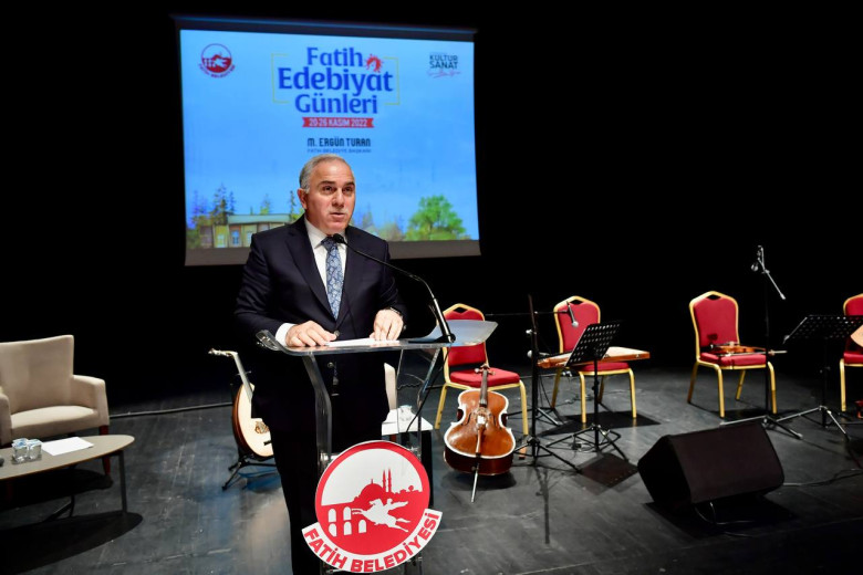 “ŞİİR BİRİKİMİNİ YEPYENİ SÖYLEYİŞLERLE DEVAM ETTİRECEK KUŞAKLARA İHTİYACIMIZ VAR”