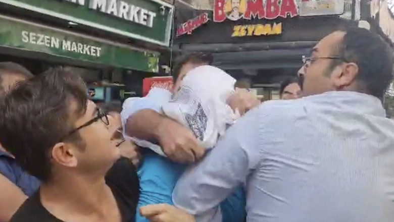 TGB İzmir'de Amerikan askerinin başına çuval geçirdi.